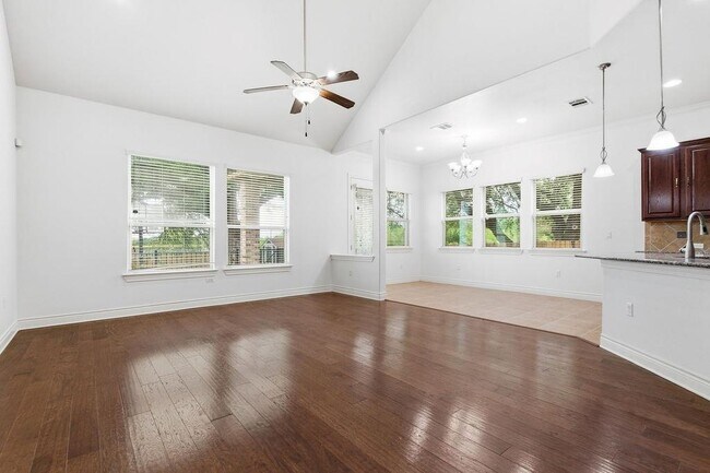 Building Photo - 15004 Iveans Way