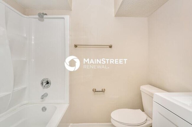 Building Photo - 4 Bedroom Pet-Friendly Home in DELAND, FL ...