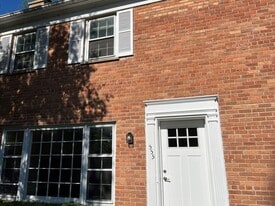 Building Photo - 553 Winnetka Ave