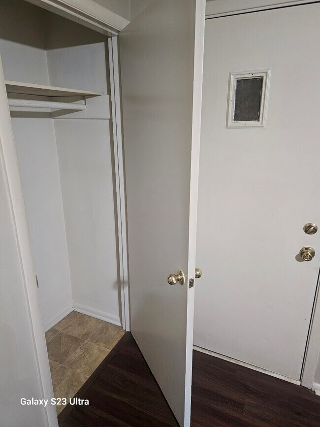 Building Photo - 3415 Emerald Dr