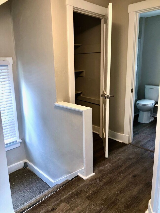 Building Photo - *** Swissvale * Beautiful & Spacious 4 Bedroom / 2 Bath House * Large Fenced in Backyard * Pet Fr...