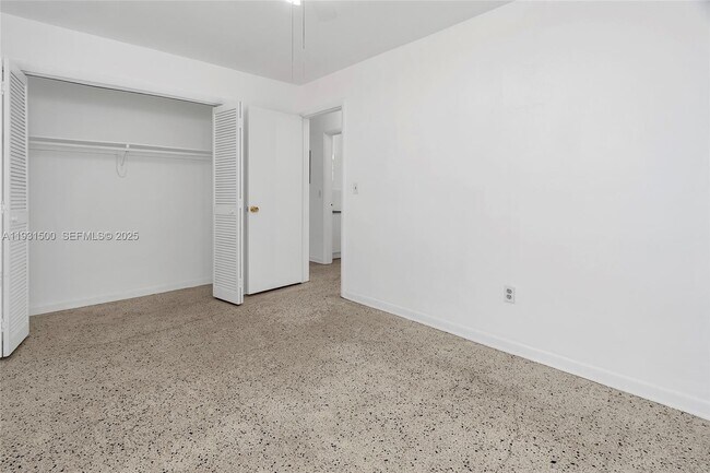 Building Photo - 644 SW 10th St