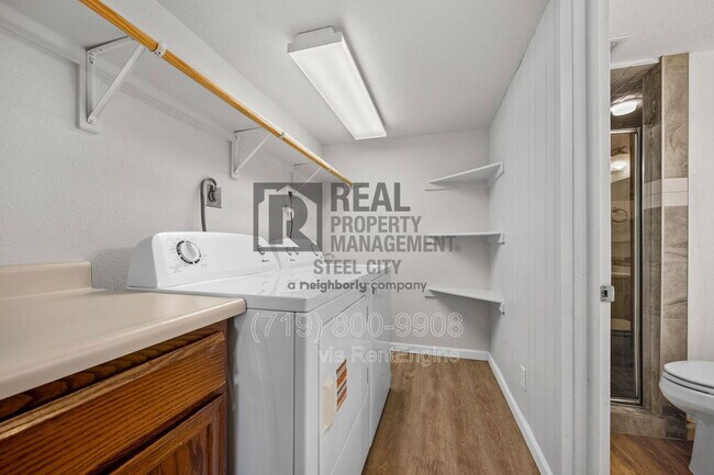 Building Photo - 12 Chicory Ct