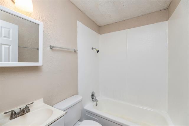 Building Photo - 1037 E Tucker St