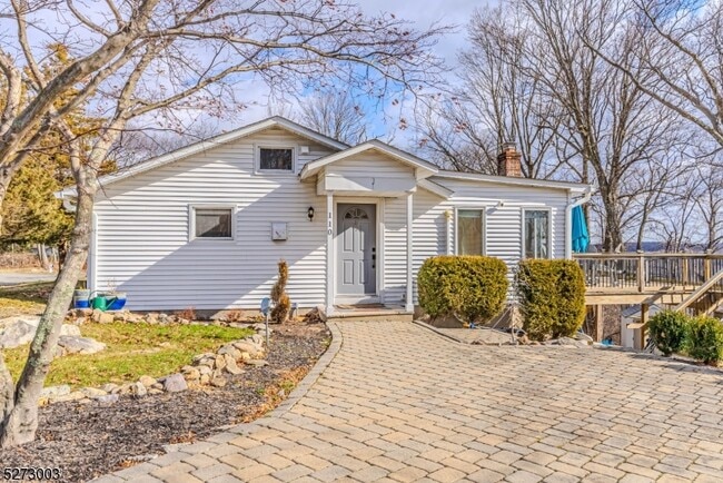 Building Photo - 110 Hillcrest Dr