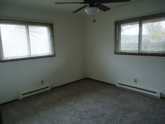 Building Photo - 106 N Holmen Dr