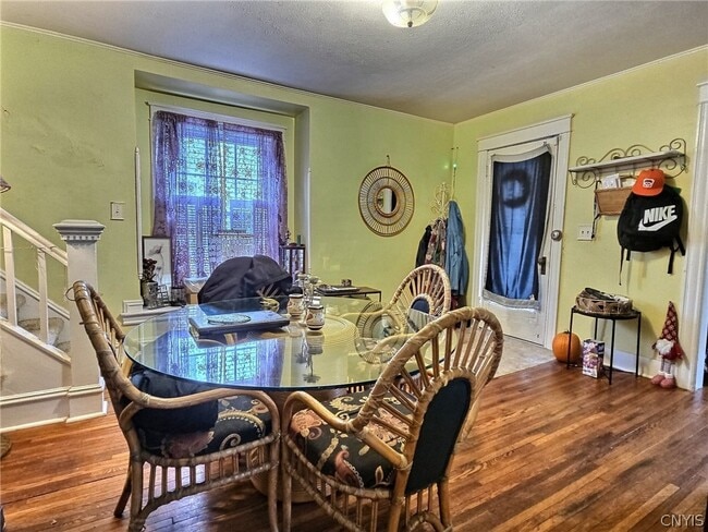 Building Photo - 213 Foster Ave