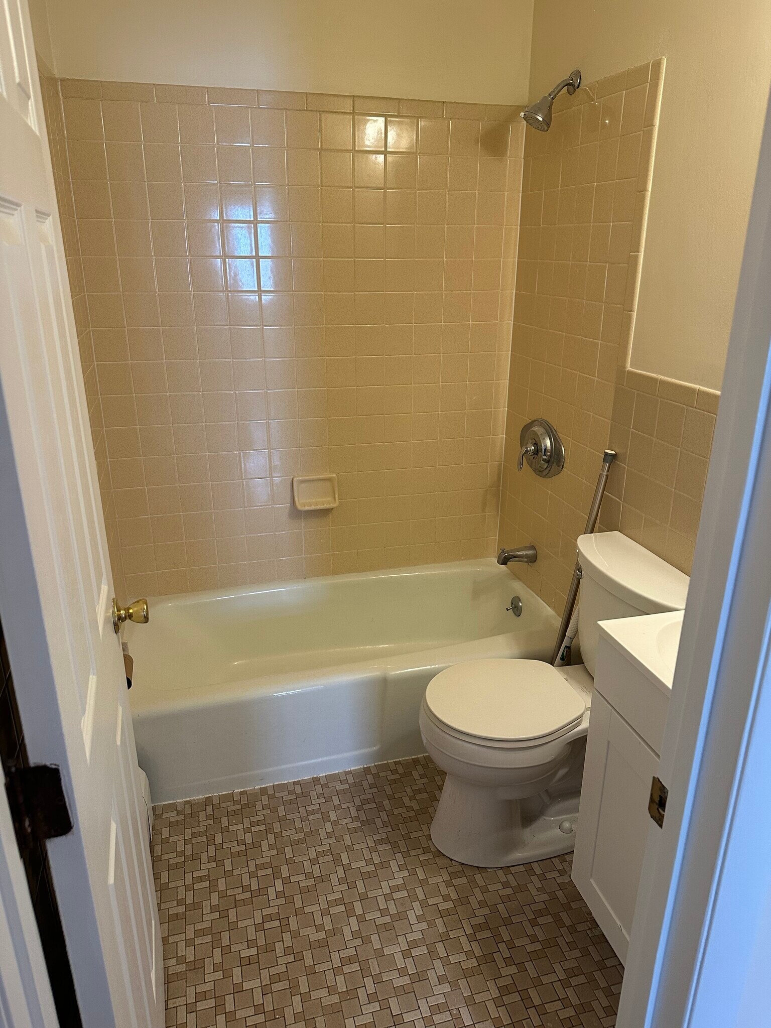 Building Photo - 127 New Britain Ave