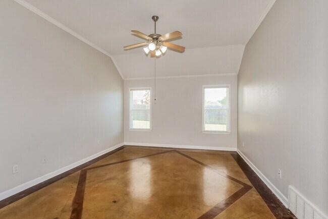 Building Photo - 7274 Busher Dr