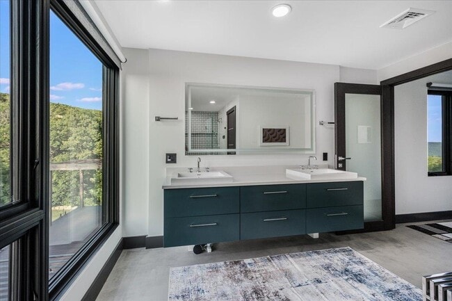 Building Photo - 398 Scofield Mountain Rd