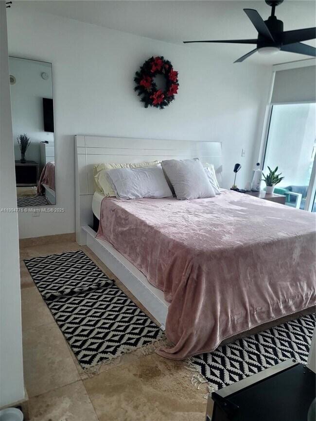 Primary Photo - 31 SE 5th St