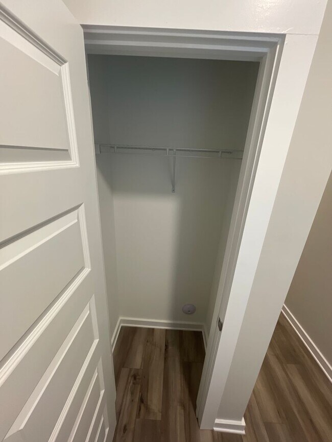 Building Photo - Home for Rent in Oak Grove, AL!! Available to View Now!!!