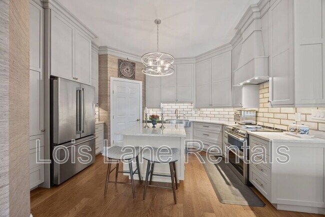 Building Photo - 2 Wharfside St