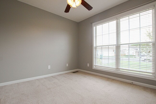 Building Photo - Pet Friendly Three Bedroom!