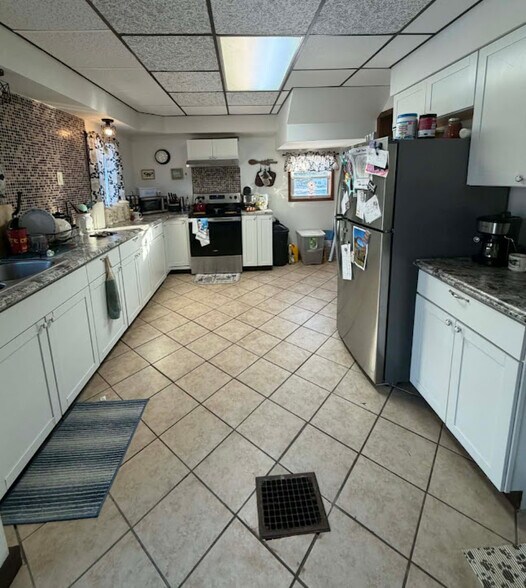 Building Photo - 1109 7th St