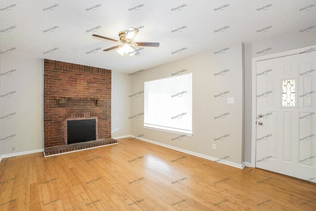 Building Photo - 985 S Yearling Rd