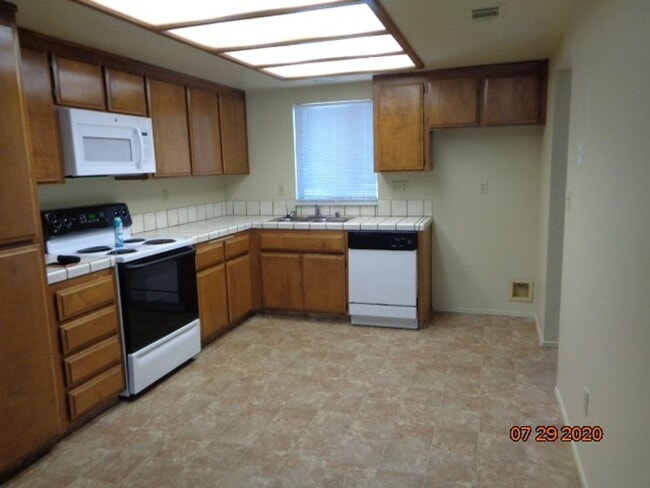 Building Photo - 796 Marshall Rd