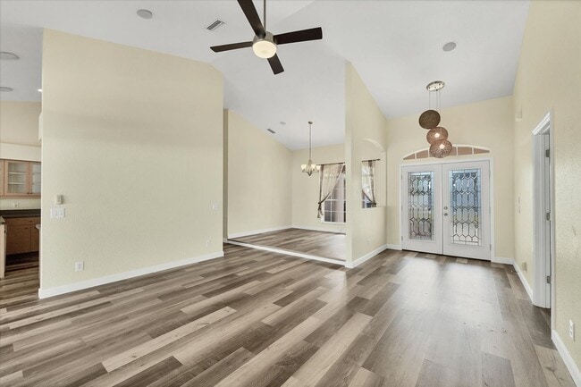 Building Photo - Annual Pool Home for Rent in Englewood