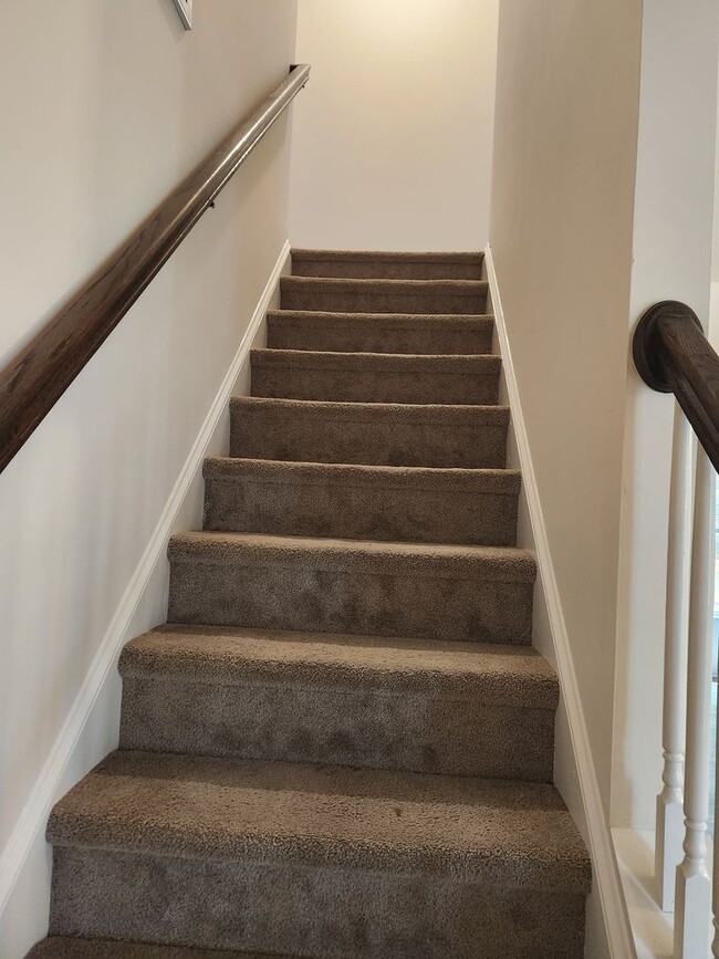 Building Photo - Blackstone- 4 Bed 2 Bath Cape Style Home