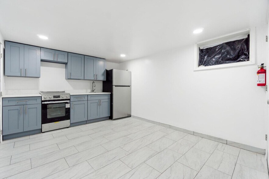 Building Photo - 130 Elmwood Ave