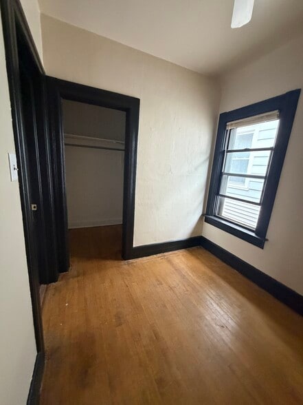 Building Photo - 2647 S 28th St