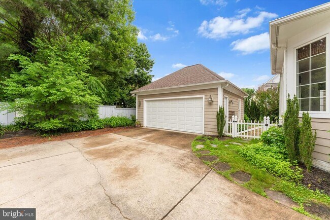 Building Photo - 116 Desales Dr