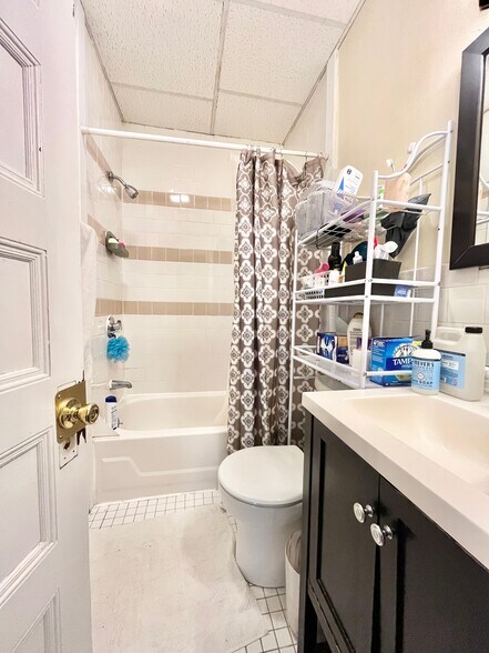 Building Photo - 88 Fisher Ave