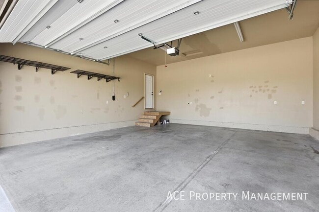 Building Photo - 14835 Fox Trail