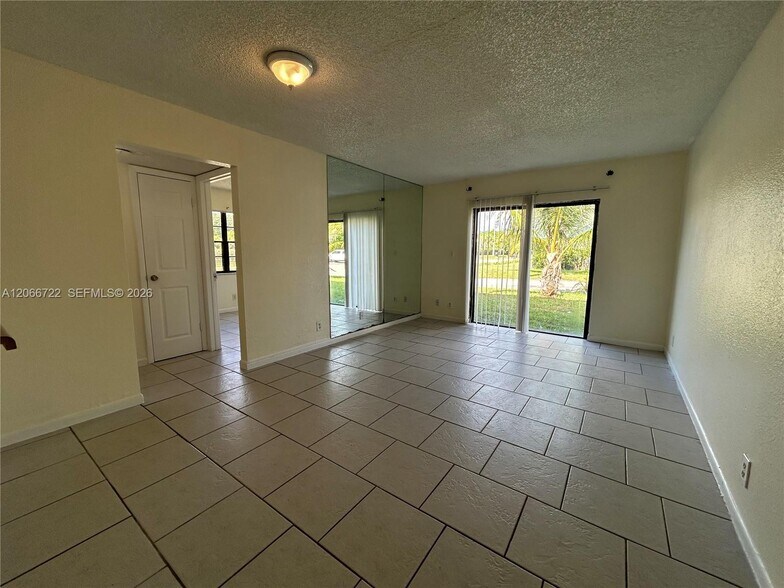 Building Photo - 7625 Tam Oshanter Blvd