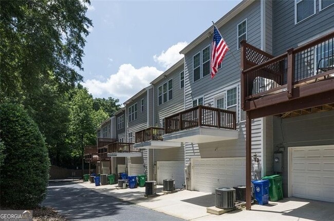 Building Photo - 2315 Limehurst Dr