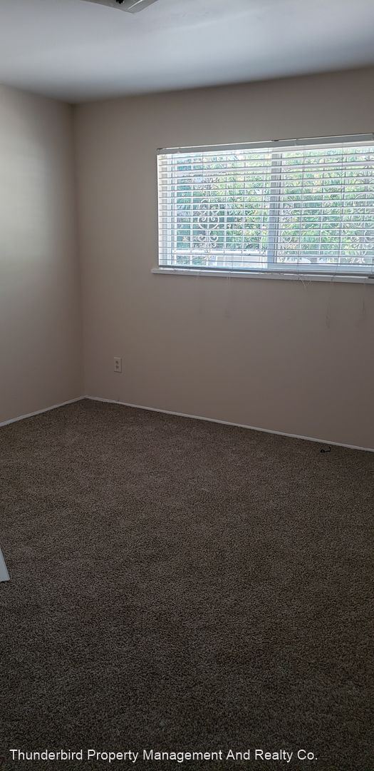 Building Photo - 3 br, 1 bath House - 7407 Leah Drive NE