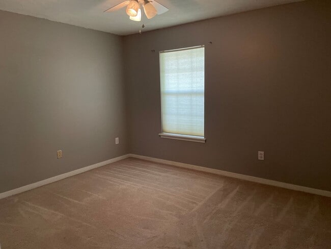 Building Photo - 2 Bed, 2 Bath Home for Rent in Barnett Bend