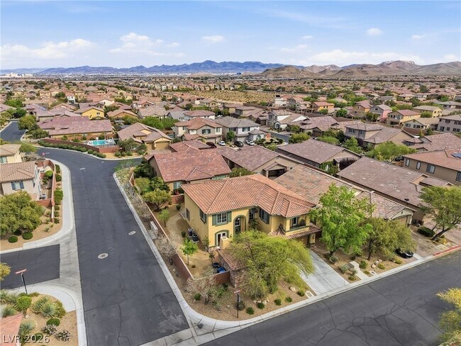 Building Photo - 10344 Shropshire St