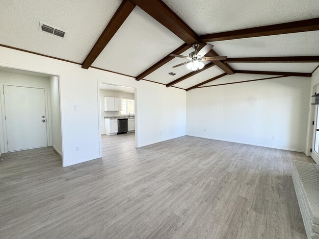 Building Photo - 7825 Vernon Ave