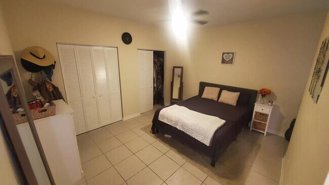 Building Photo - 12233 Armenia Gables Cir