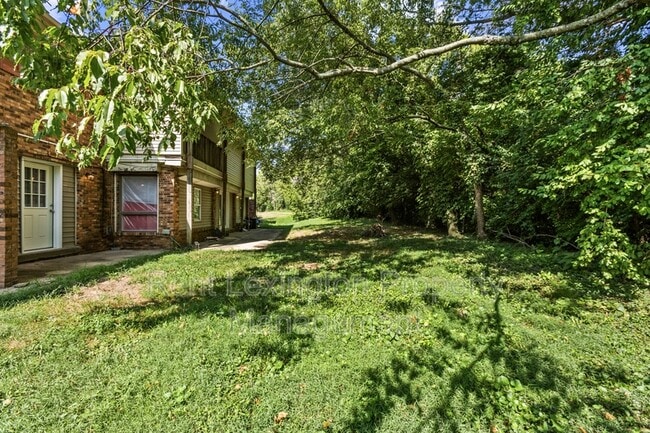 Building Photo - 1649 Foxhaven Dr