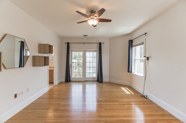 Building Photo - 29 Vinton St