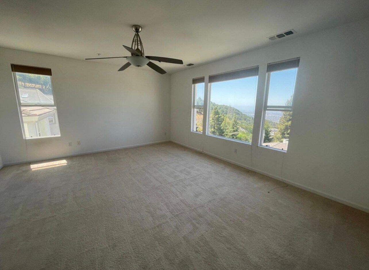Building Photo - 672 Via Rialto