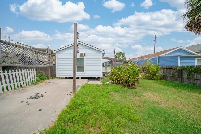 Building Photo - 6317 Heards Ln