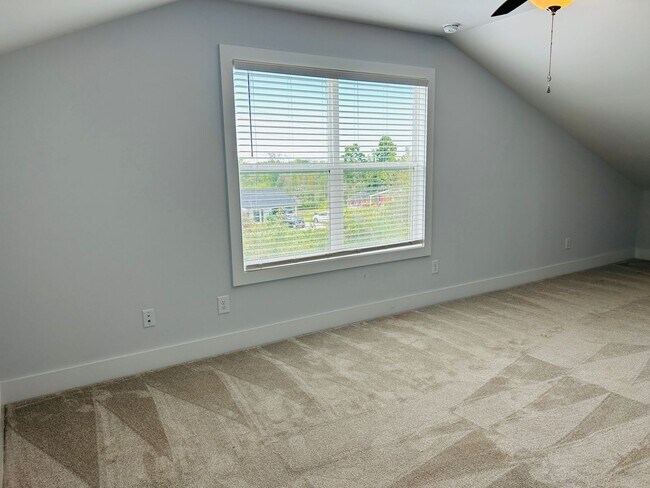 Building Photo - Stunning 4 bedroom 2.5 bath near Downtown Newnan! Must see!