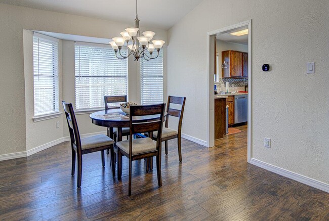 Building Photo - 2801 Norfolk Dr