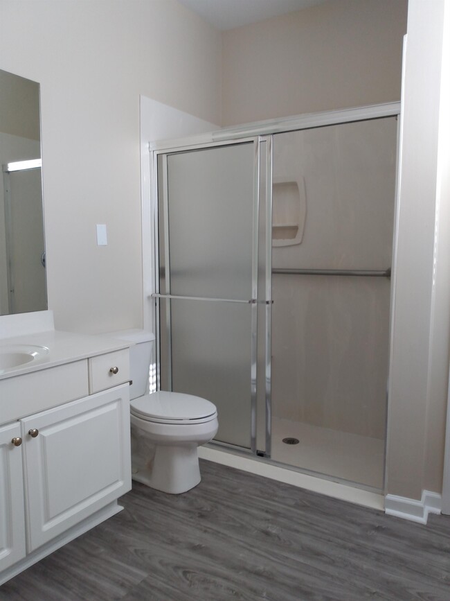 Building Photo - 824 Howell Trce