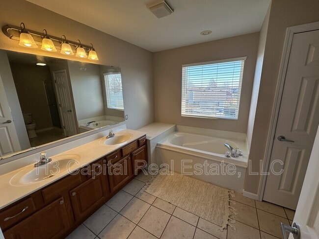 Building Photo - 1456 Dale Dr