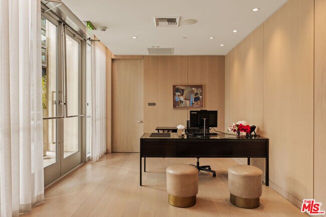 Building Photo - 2025 Ave of the Stars