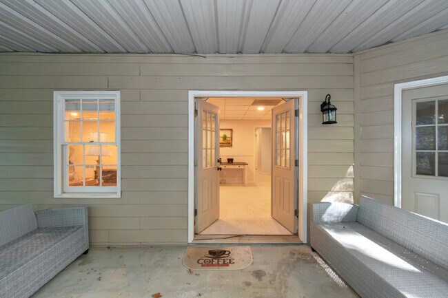 Building Photo - 3410 Kates Way