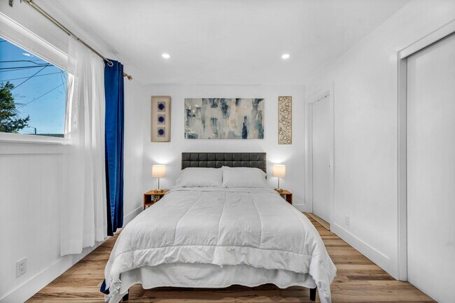 Building Photo - 405 Gregory Way
