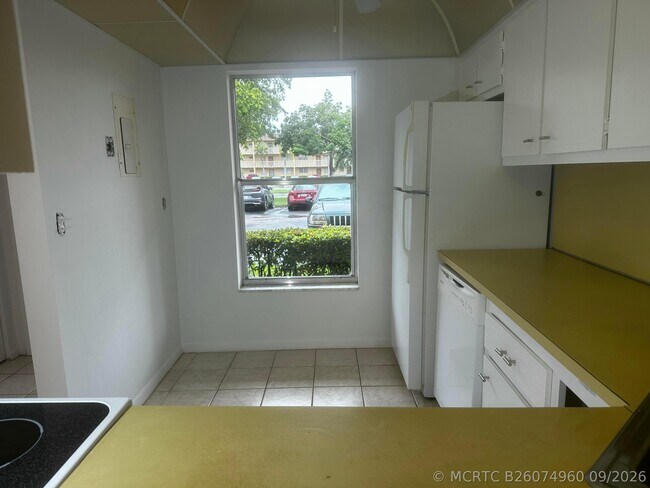 Building Photo - 6091 NW 61st Ave