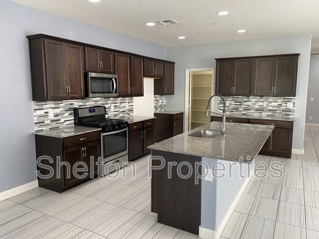 Primary Photo - 2350 N Delaney Dr