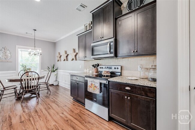 Building Photo - 114 Sams Dr