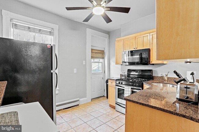 Building Photo - 1211 33rd St NW